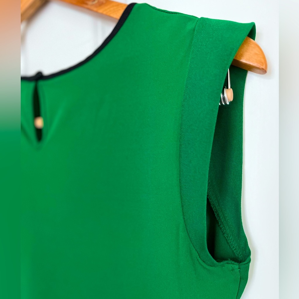 Emerald green & black vintage sleeveless blouse
